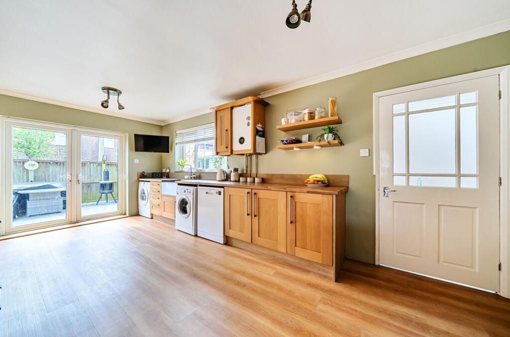 Station Road, Lyminge, CT18 - More