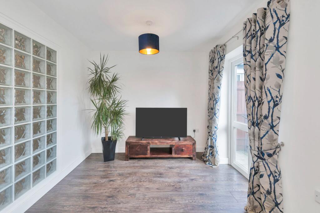 House in Stevenage - More