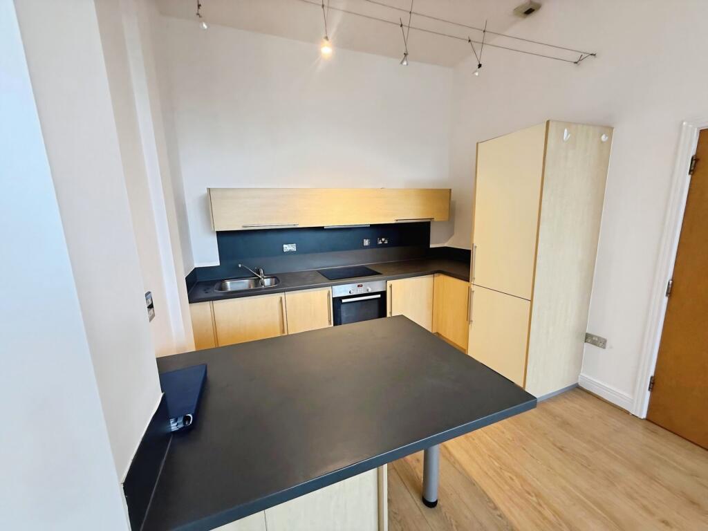 Apartment in Worcester, Worcestershire - View 4