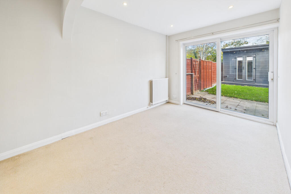 Eastnor, Bovingdon, HP3 photo 4