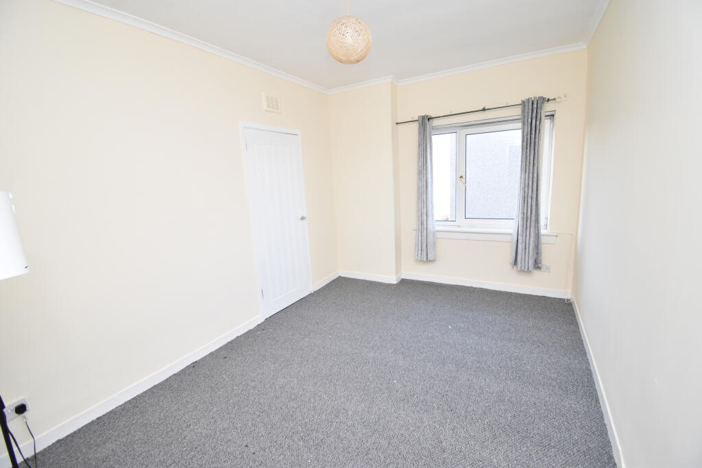 Apartment in Renfrewshire, Glasgow City - View 2