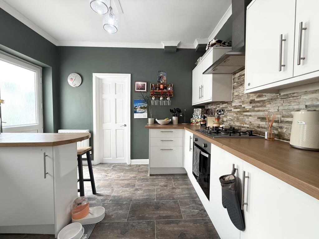 House in Aberdare, Aberaman North - More