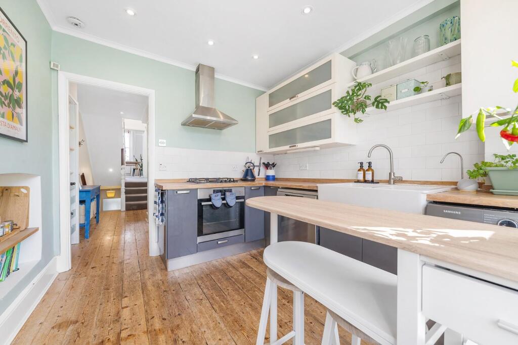 Apartment in London - View 3
