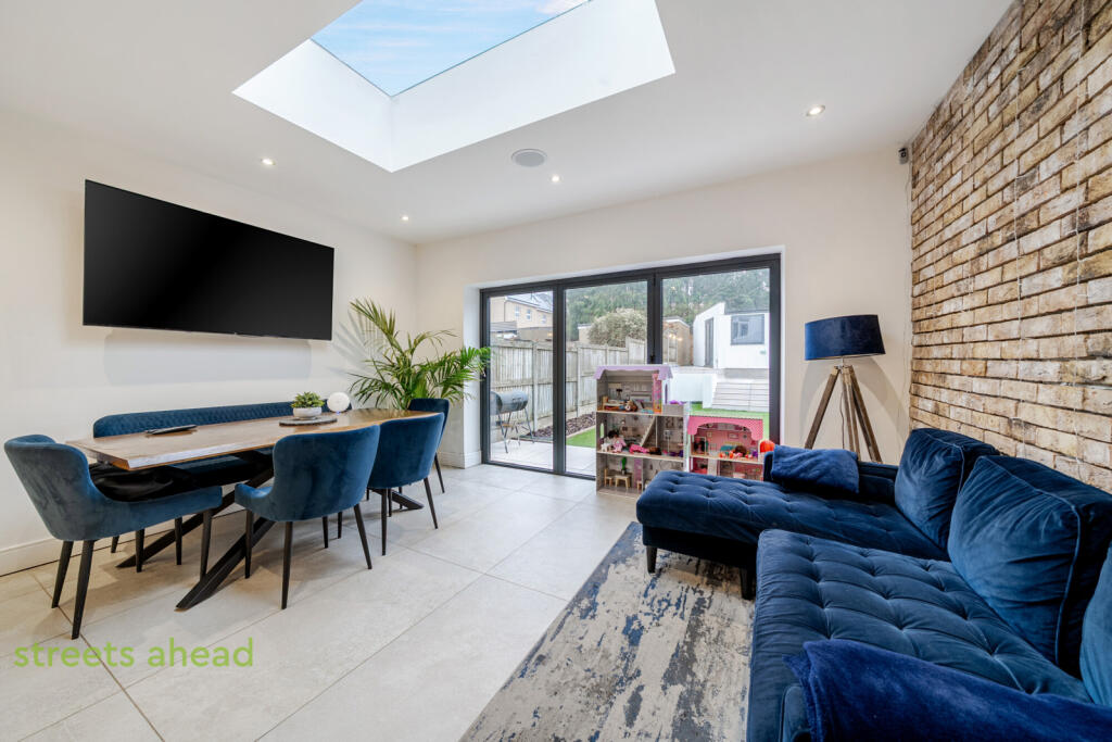 House in London - View 5