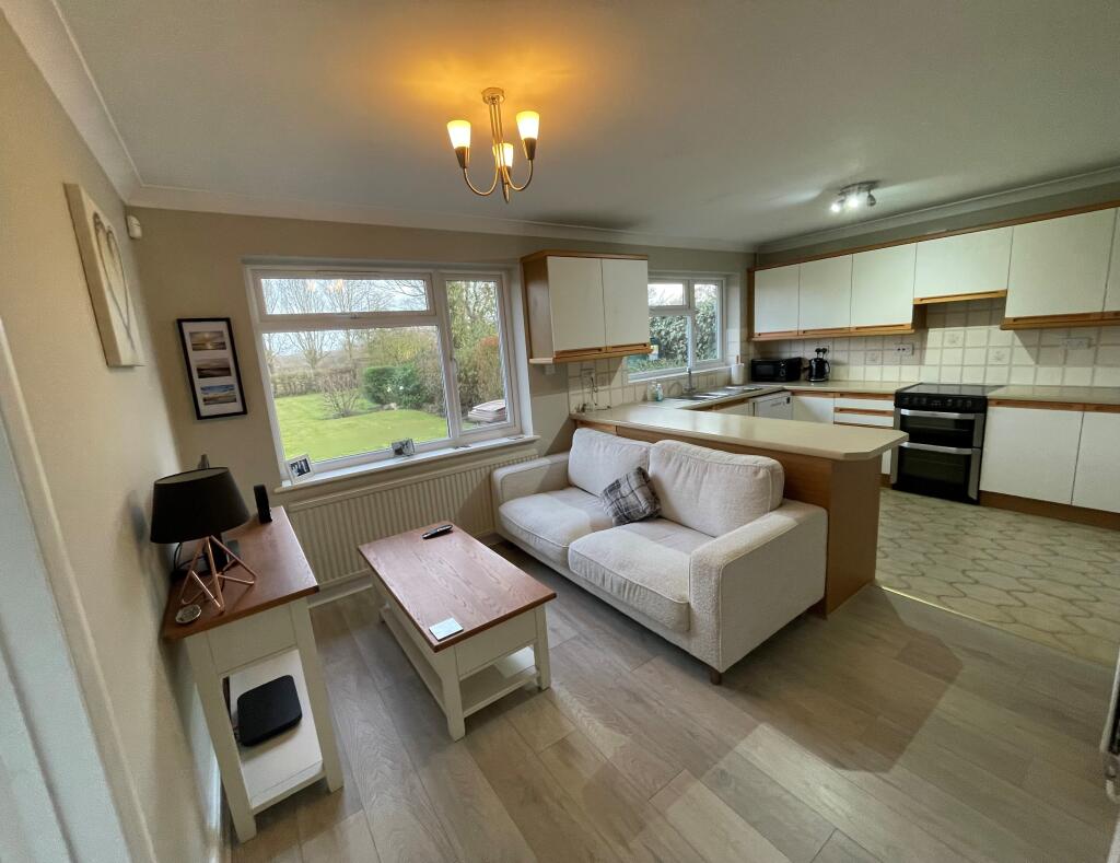 Woodhill Road, Sandon, Chelmsford photo 4
