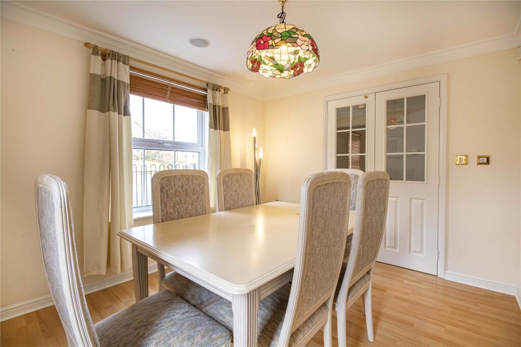 House in Reading, Arborfield and Newland - More