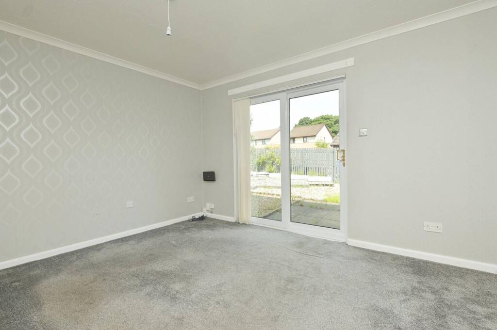 16 Ballantyne Place, Eliburn, Livingston, EH54 6TG - View 4