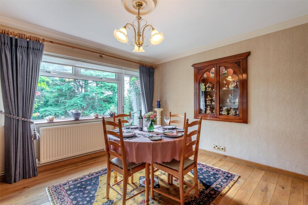 House in Dartford - More