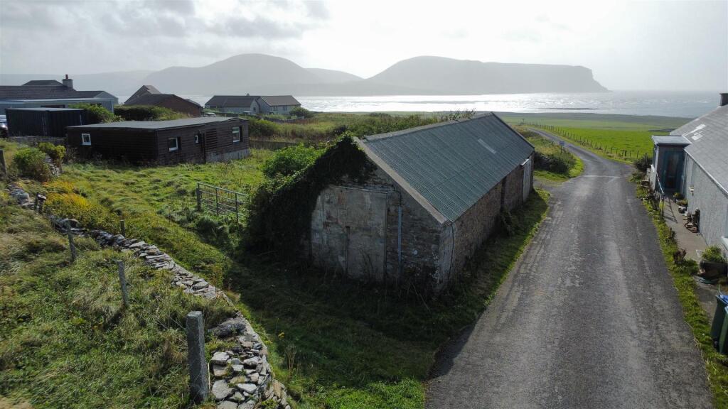 Main image of property: Newbarn Chalet, Warbeth Road Stromness, KW16 3JP