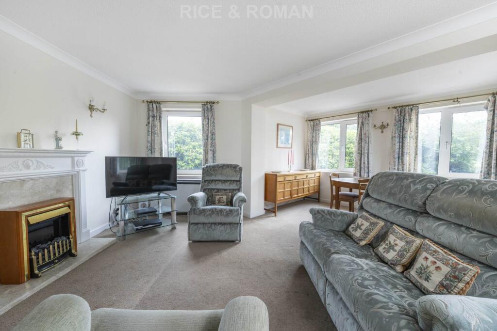 Salisbury Road, Worcester Park photo 4