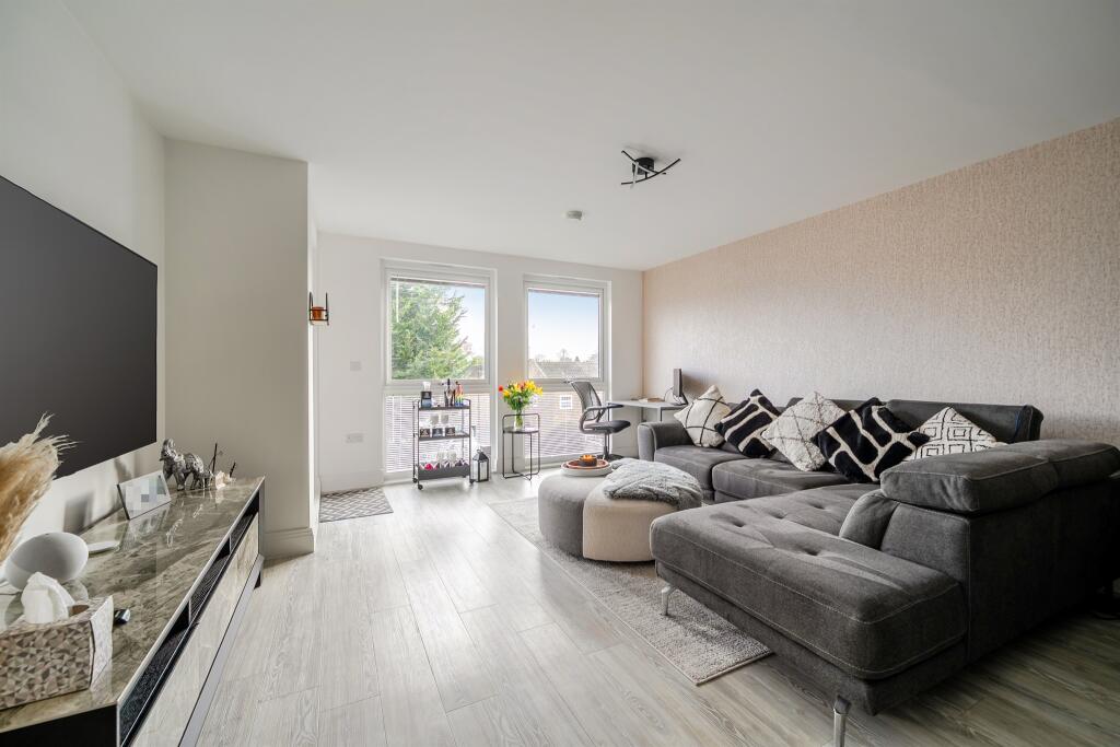 Oldfield Road, Maidenhead photo 3