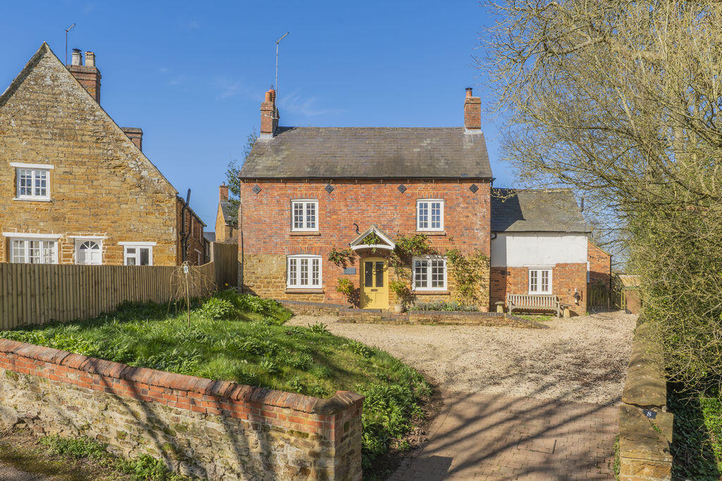 Main image of property: The Green, Creaton