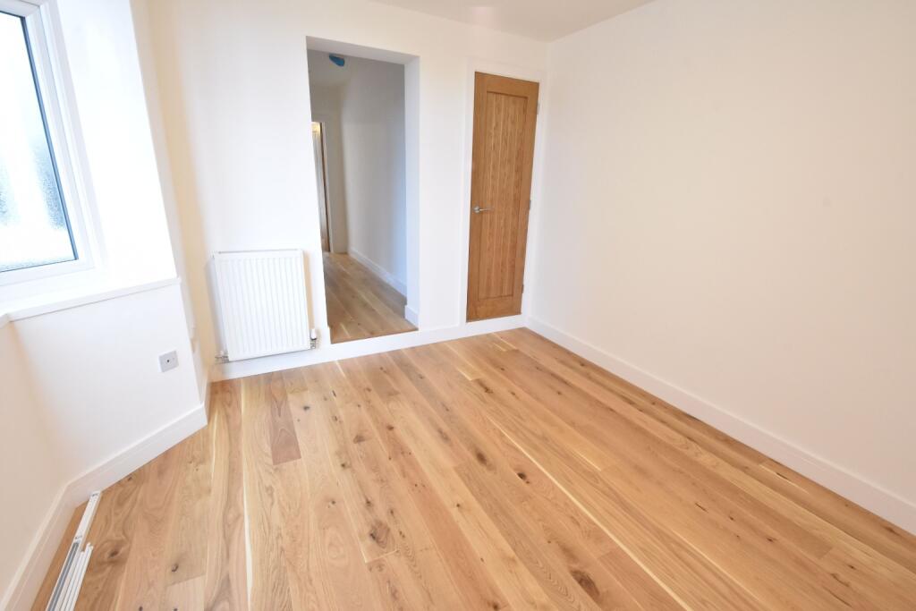 Apartment in Luton, Hart Hill - View 6