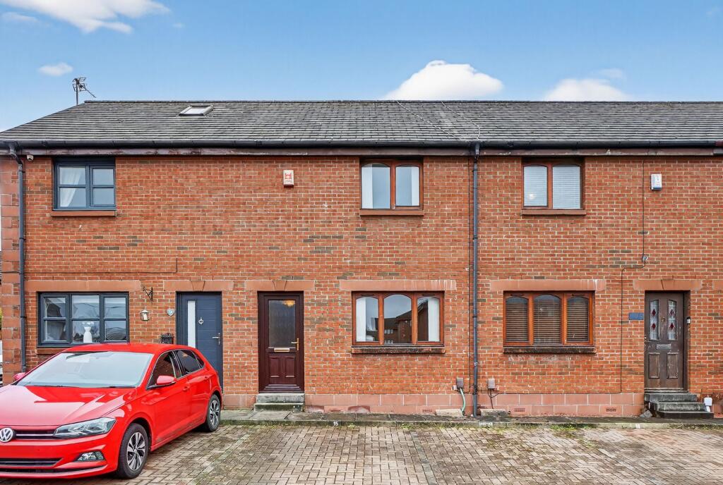 Main image of property: 15 Caledonia Court, Kilmarnock, KA1 2QB