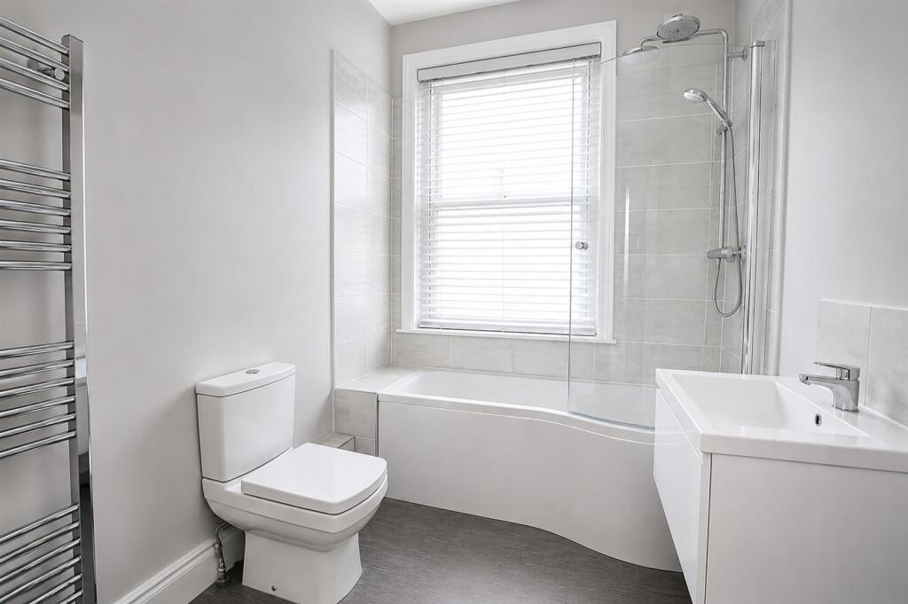 Apartment in Cheltenham, Warden Hill, Lansdown - View 5