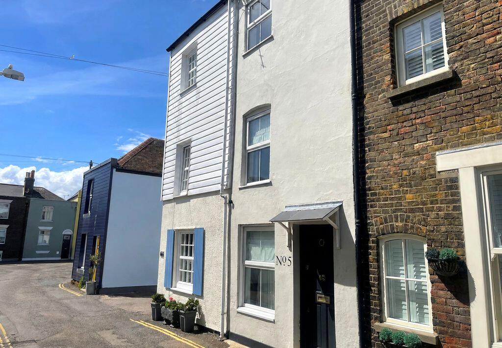 Main image of property: Deal Town
