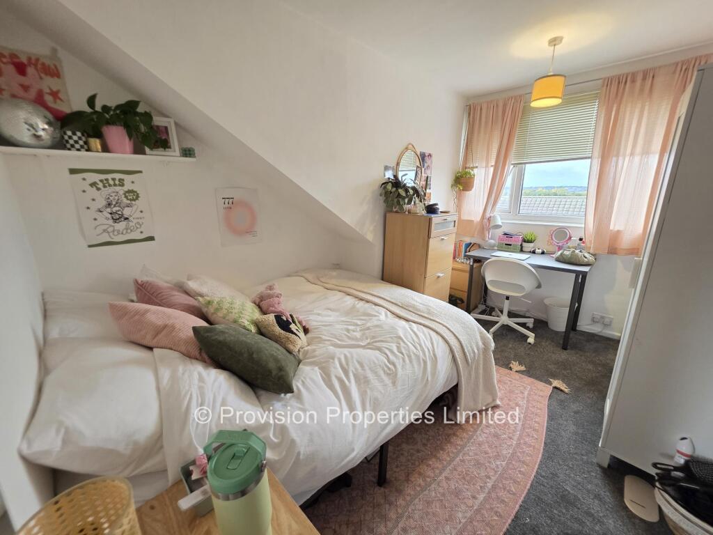 House in Leeds - View 2