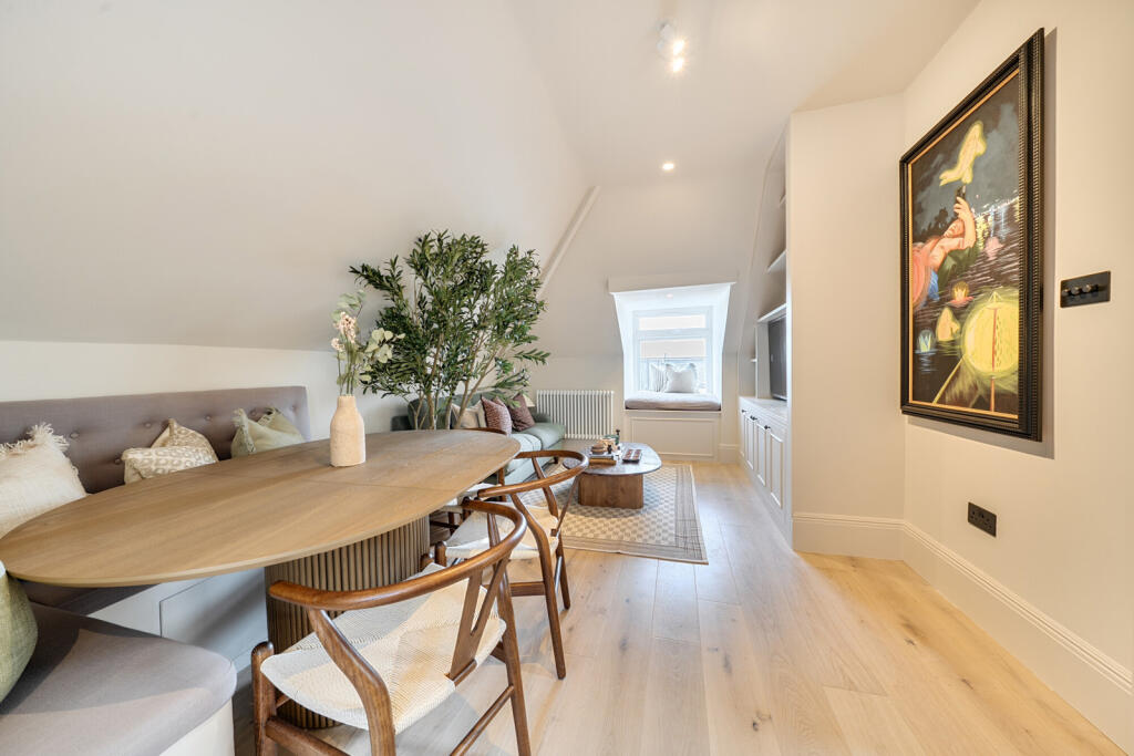 2-bed flat on Longton Avenue, London, £450,000