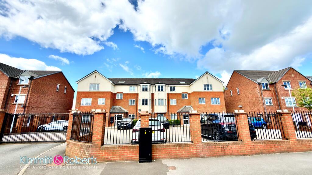 2-bed flat on Lambton View, Rainton Gate, Houghton le Spring, Tyne and Wear, DH4 6QL, £90,000