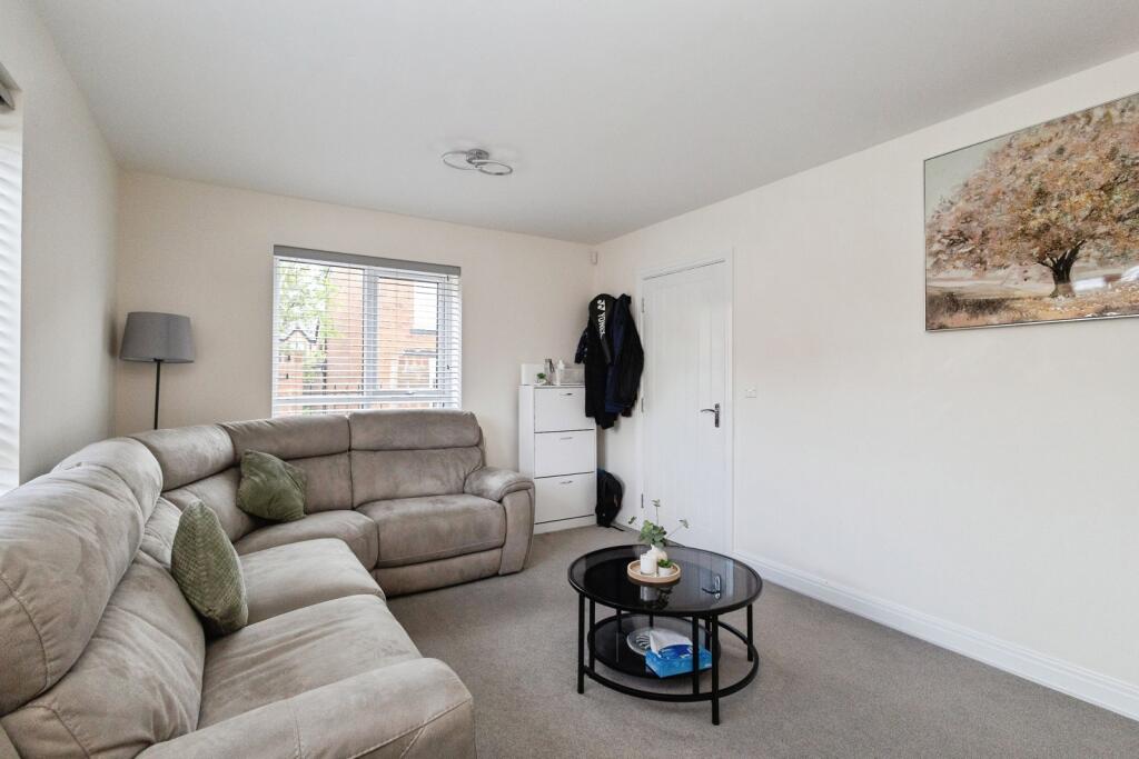 Cohen Avenue, MANCHESTER, Lancashire, M34 photo 4