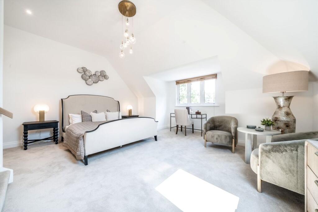 Apartment in Weybridge - More
