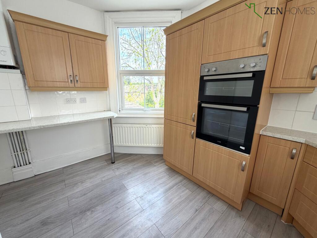 Queen Anne Avenue, Bromley - Pogled 6