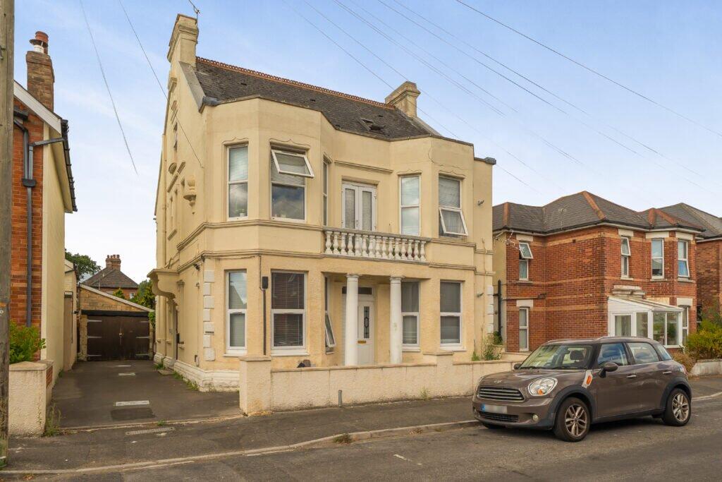 Main image of property: Rosebery Road, Bournemouth BH5