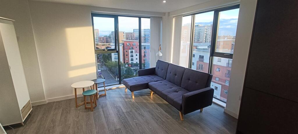 Apartment in Manchester - View 3