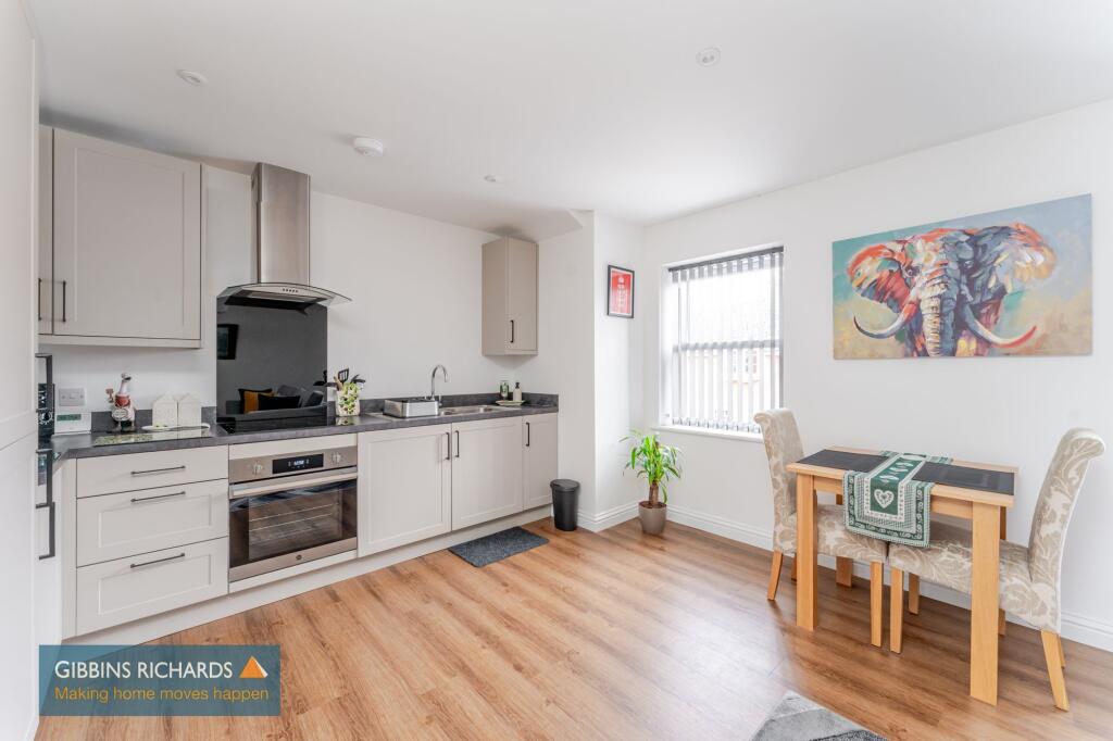 Apartment in Taunton - View 3