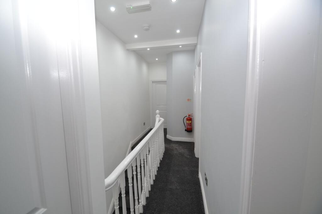 2 bedroom house share for rent