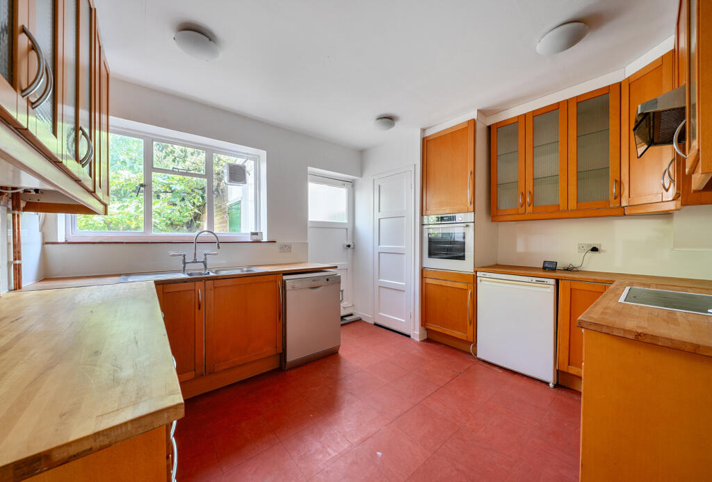 House in Tonbridge - More