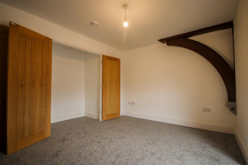 Apartment in Dover, Tower Hamlets - More