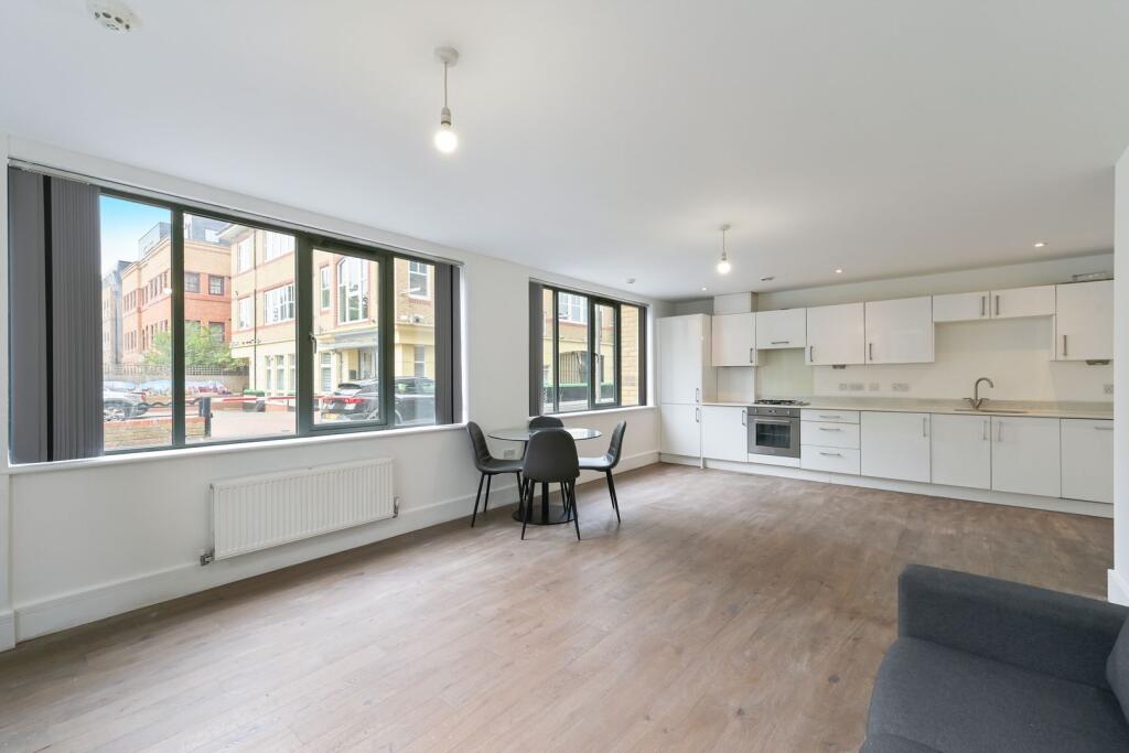 Apartment in Slough, Chalvey - View 5