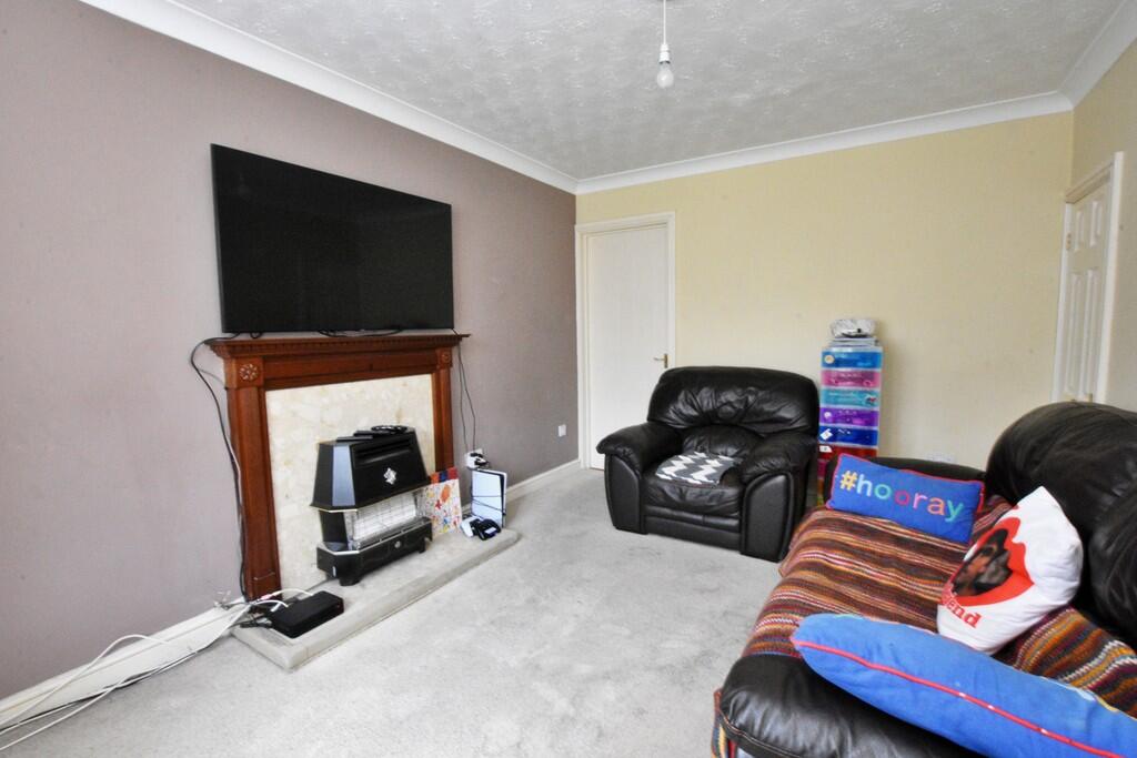 House in Rugby, Warwickshire - View 2
