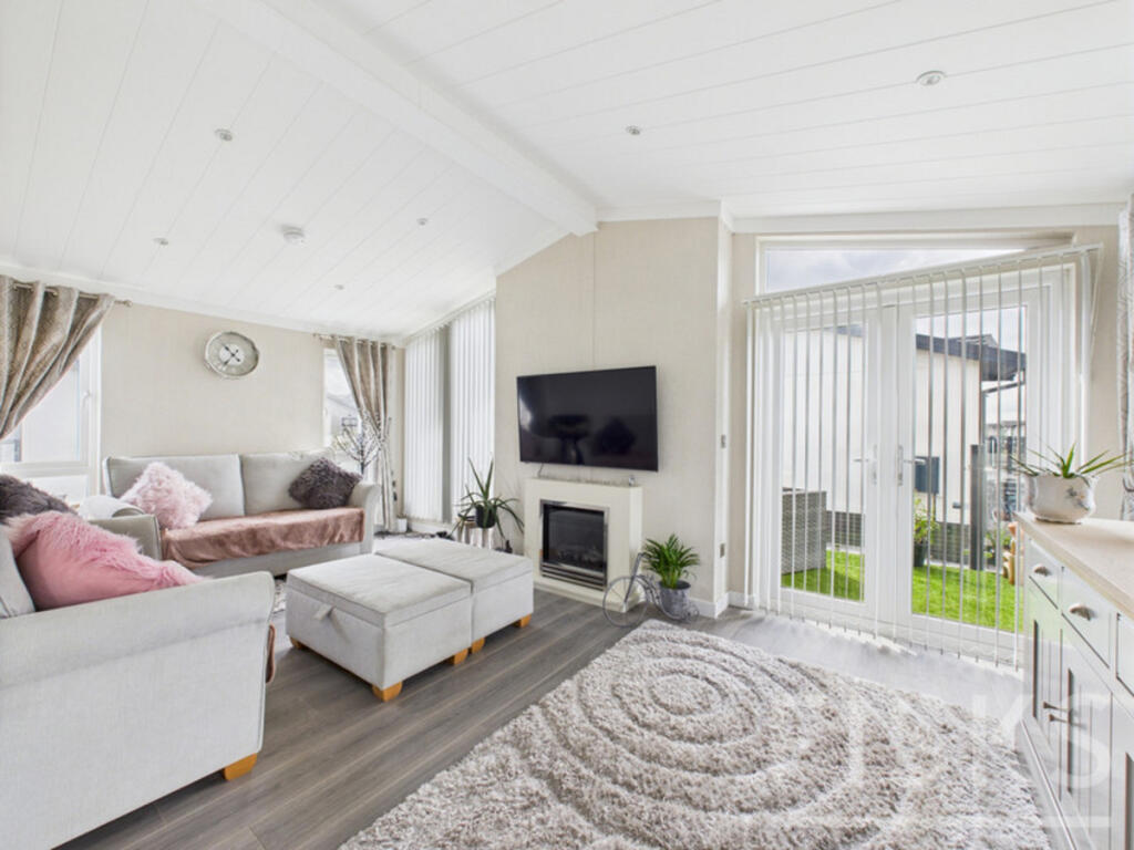 House in Castle Point, Charfleets Industrial Estate, Canvey Island - View 5