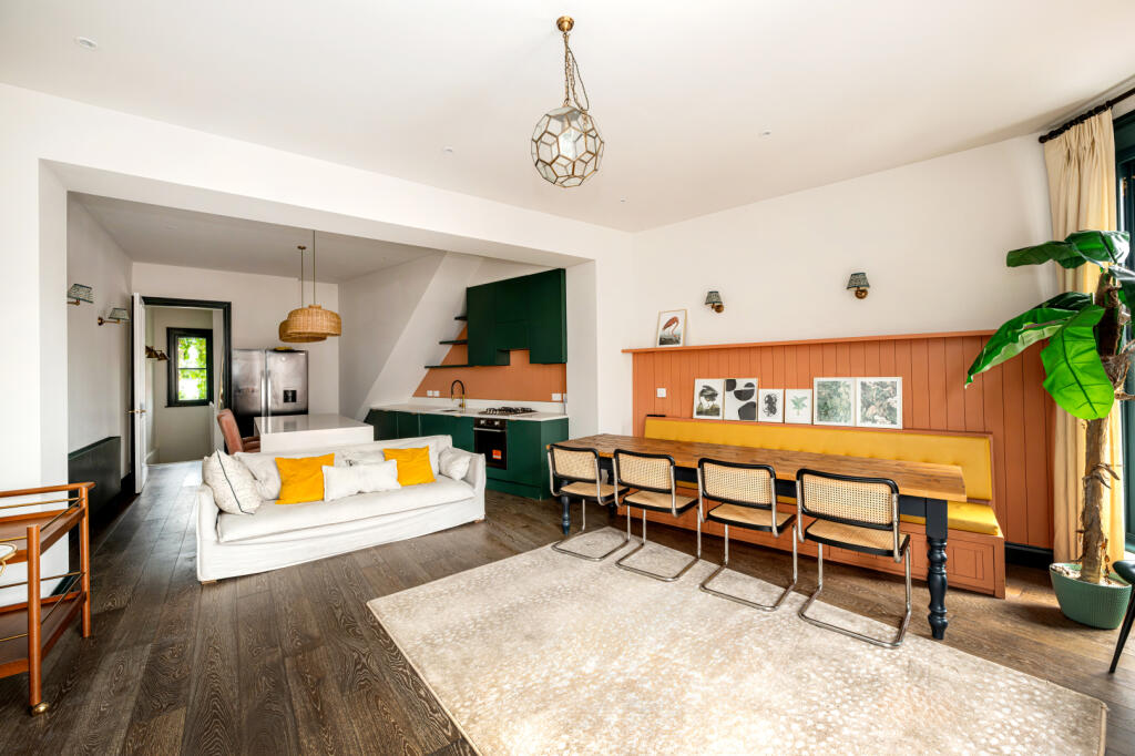 Apartment in London - View 2