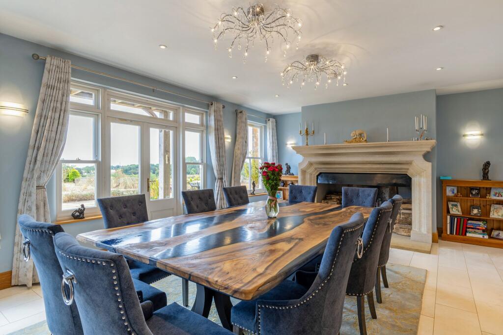 House in Middleton Cheney, West Northamptonshire - View 3