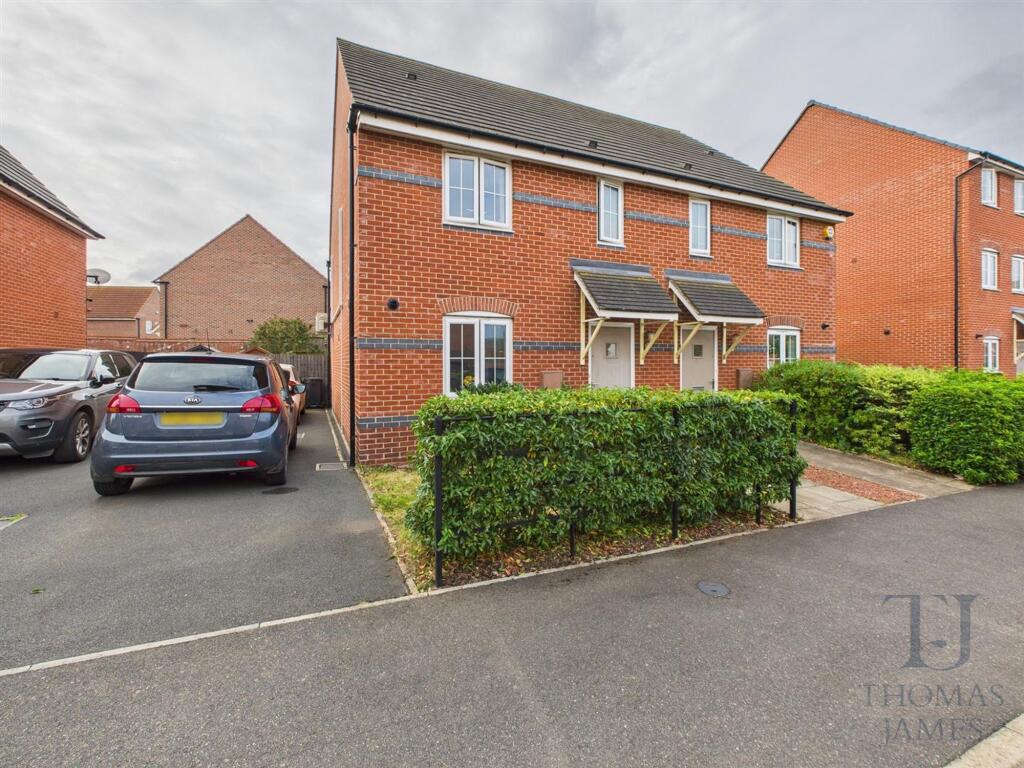 3-bed semi-detached on Maygreen Avenue, Cotgrave, NG12, £270,000