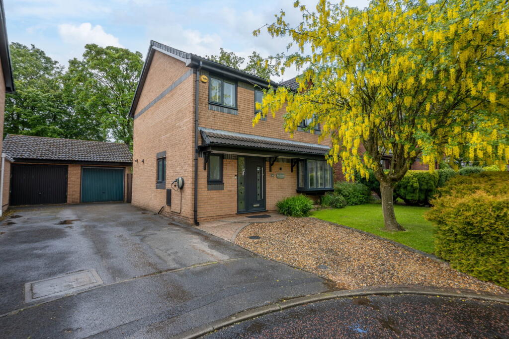 Main image of property: Cam Wood Fold, Clayton-le-Woods, PR6