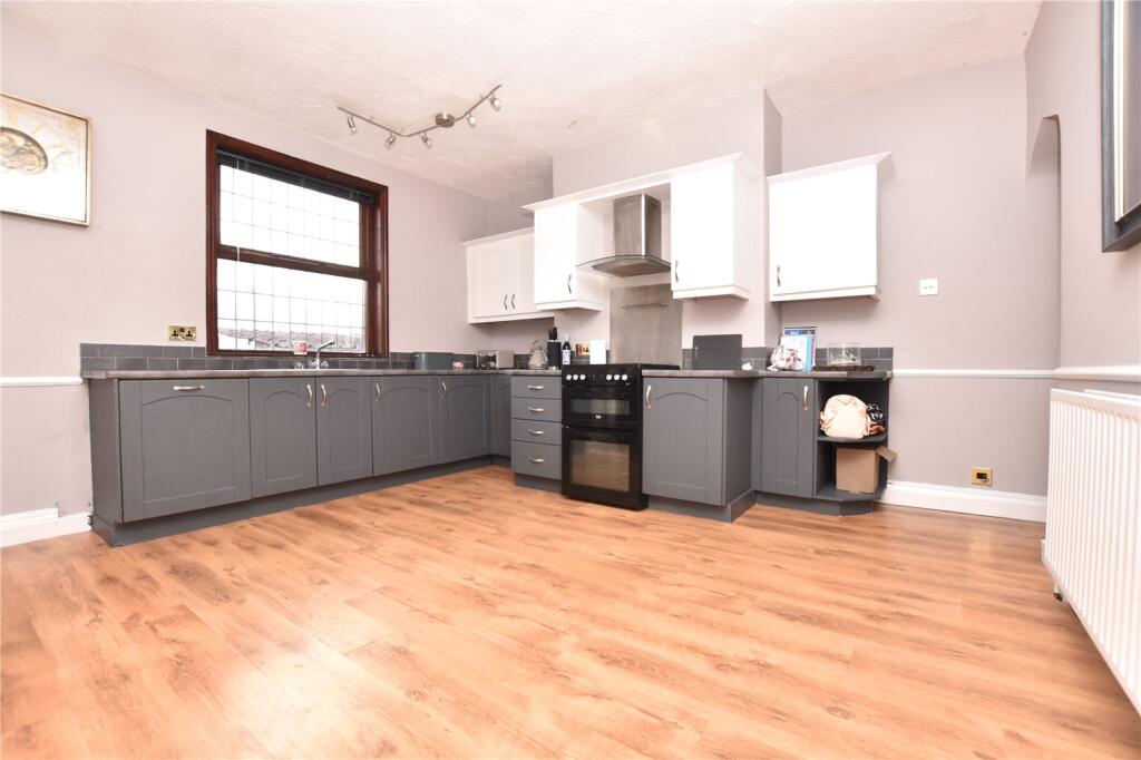 House in Wakefield - View 3