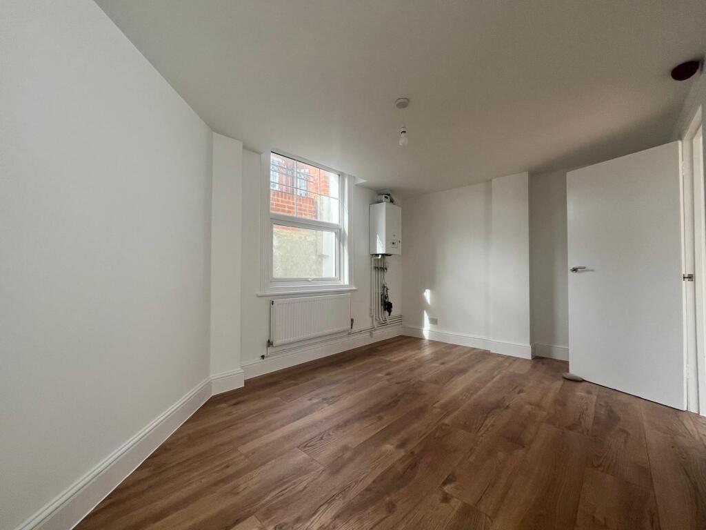 Apartment in Brighton - More