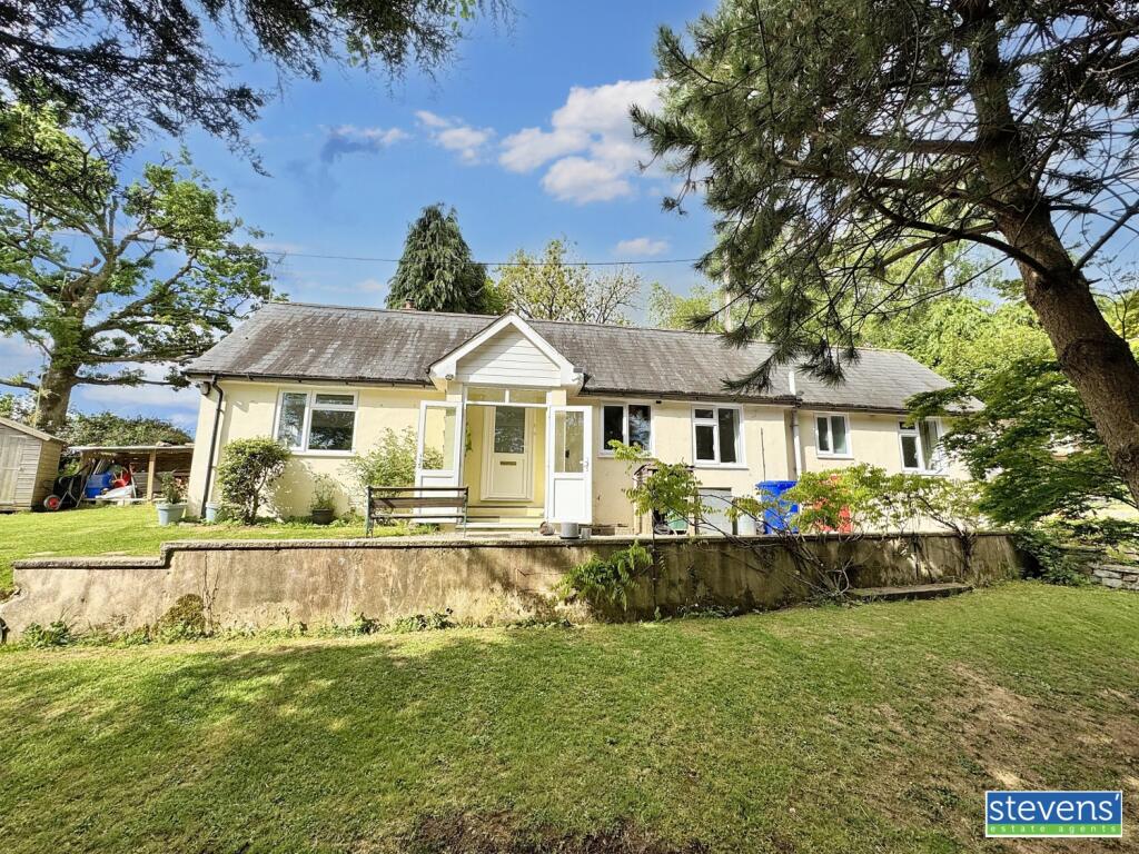 2-bed detached on Upcott Hill, Okehampton, Devon, EX20, £300,000