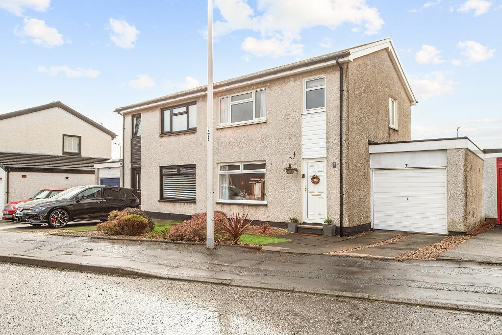 Main image of property: Roxburgh Place, Stenhousemuir, FK5 4UE
