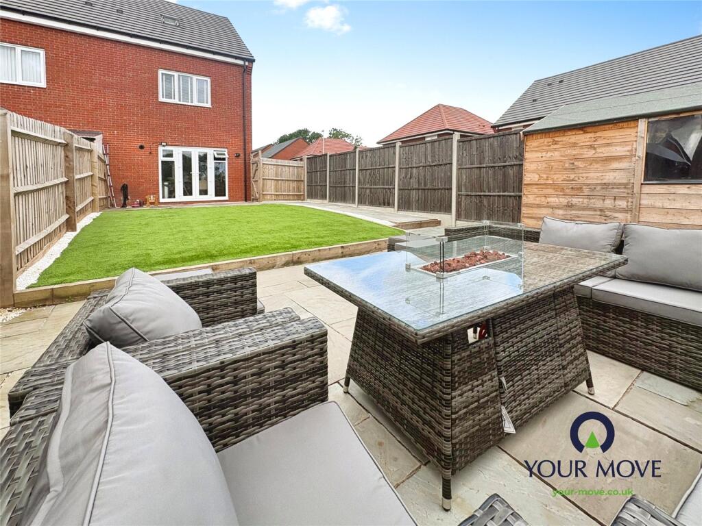 House in Coventry, Bedworth Heath - More