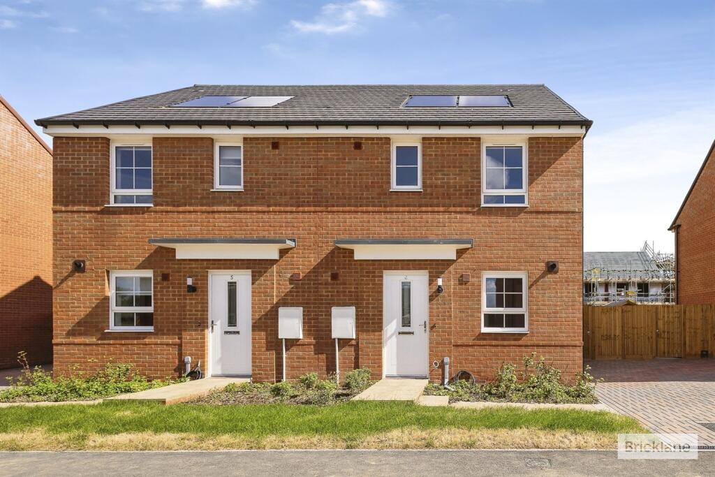 Main image of property: Lapwing Heights, Bosham, Chichester, PO18