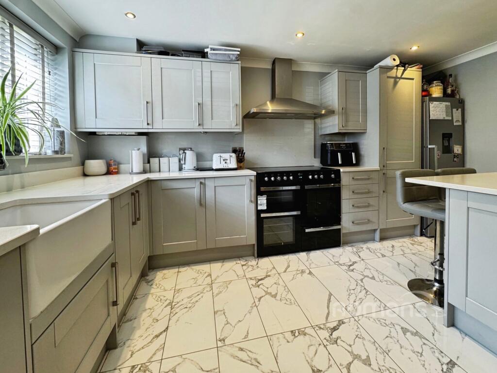 House in Guildford - View 2