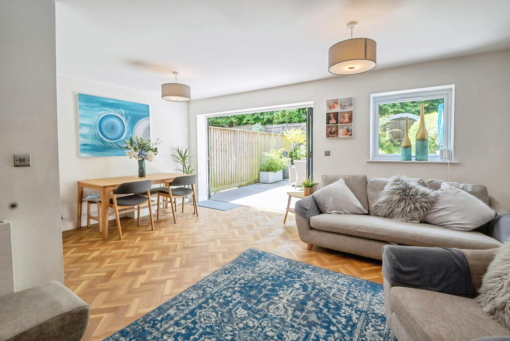 House in Eastleigh, Netley Hill, Hedge End - View 3