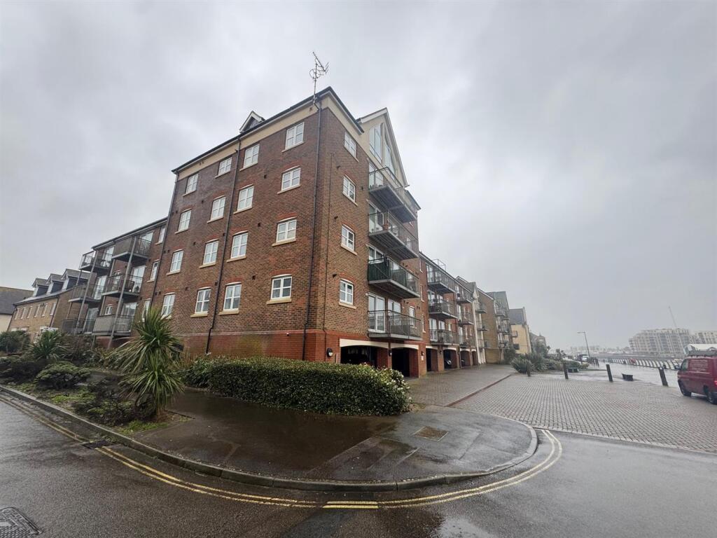 Main image of property: Sorlings Reach, Sussex Wharf, Shoreham by Sea