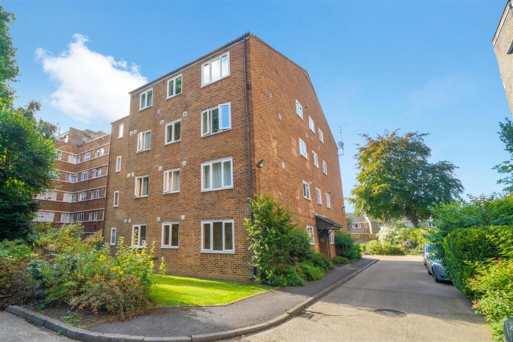 Main image of property: Isis Close, Putney