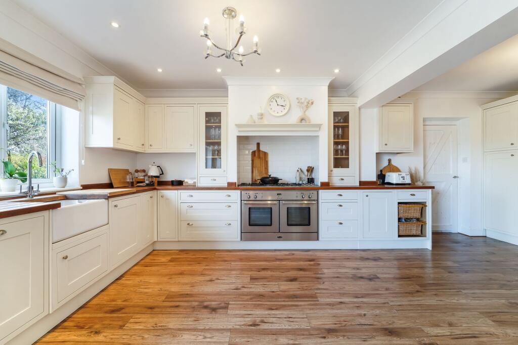 House in Epsom, Nork - View 3